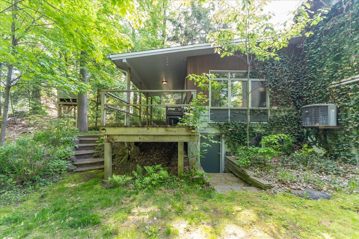 757 Meadow Wood Rd