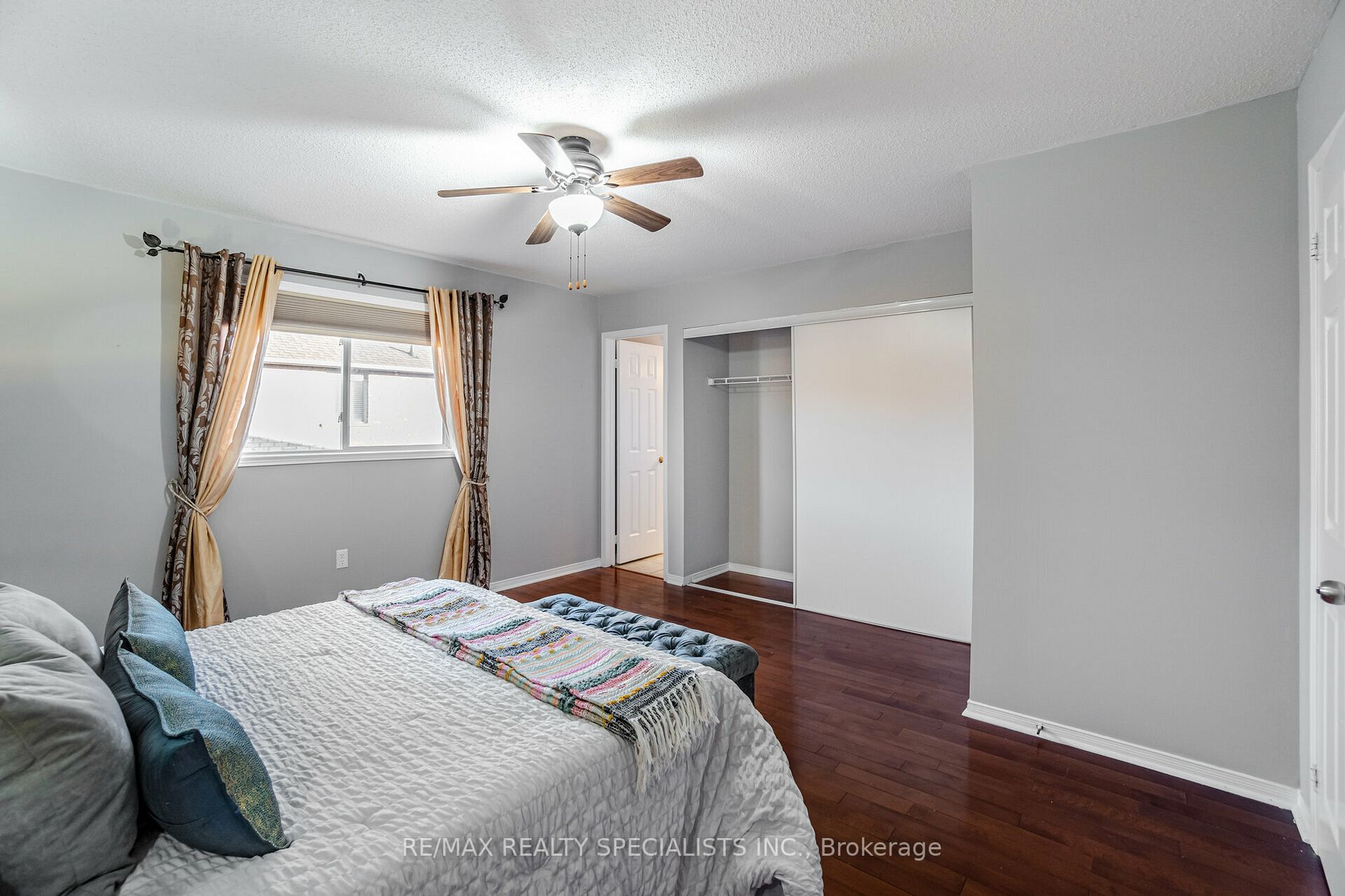 27 Oakmeadow Dr