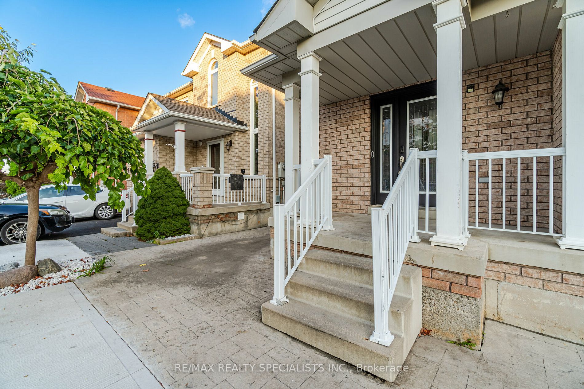 27 Oakmeadow Dr