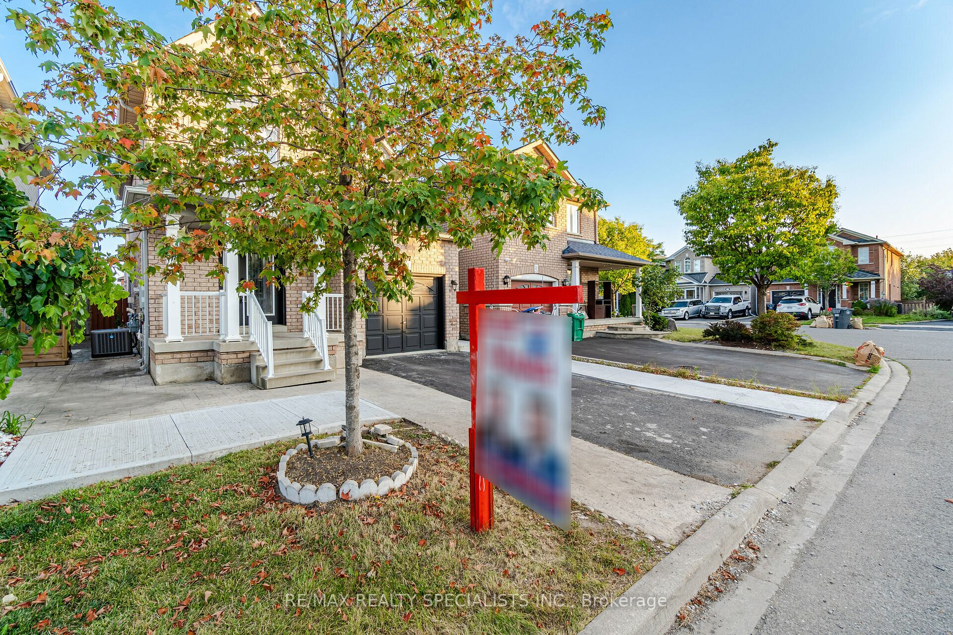 27 Oakmeadow Dr