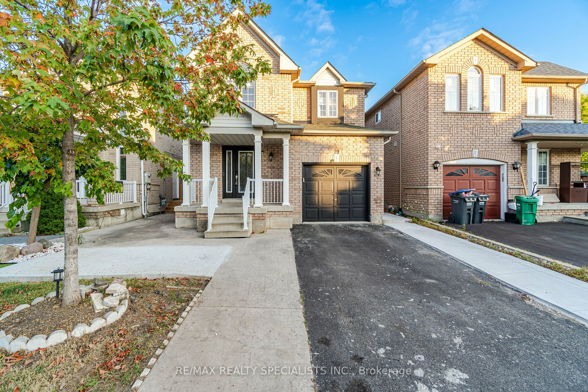 27 Oakmeadow Dr