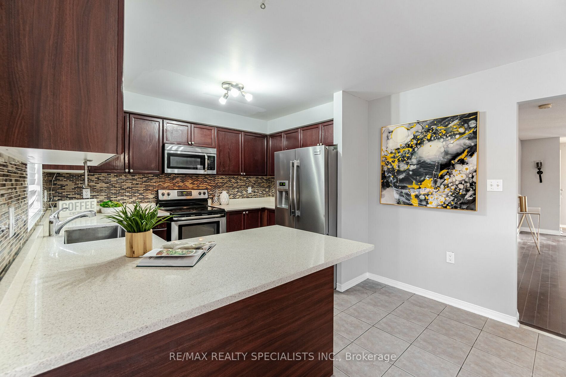 27 Oakmeadow Dr