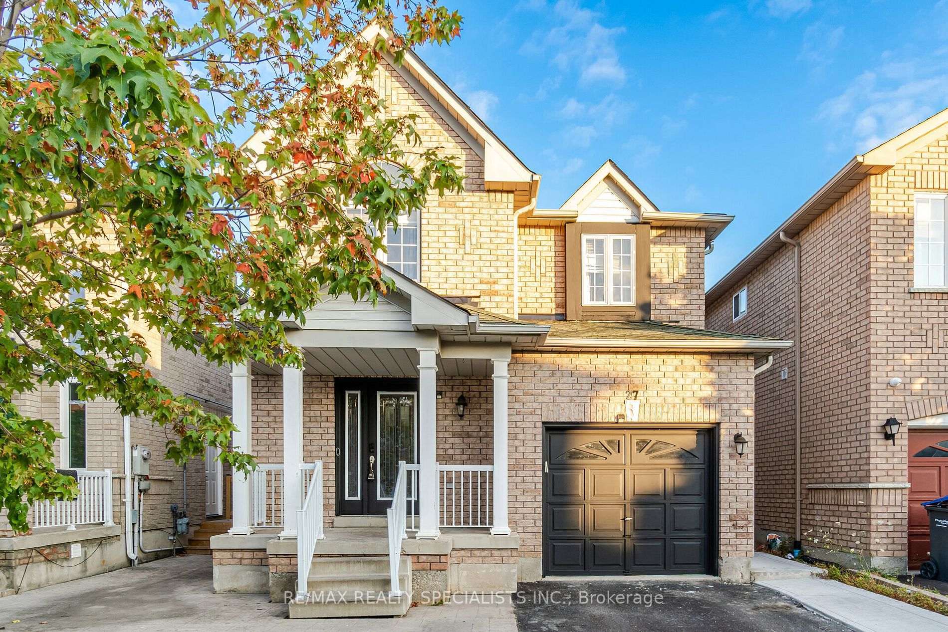 27 Oakmeadow Dr