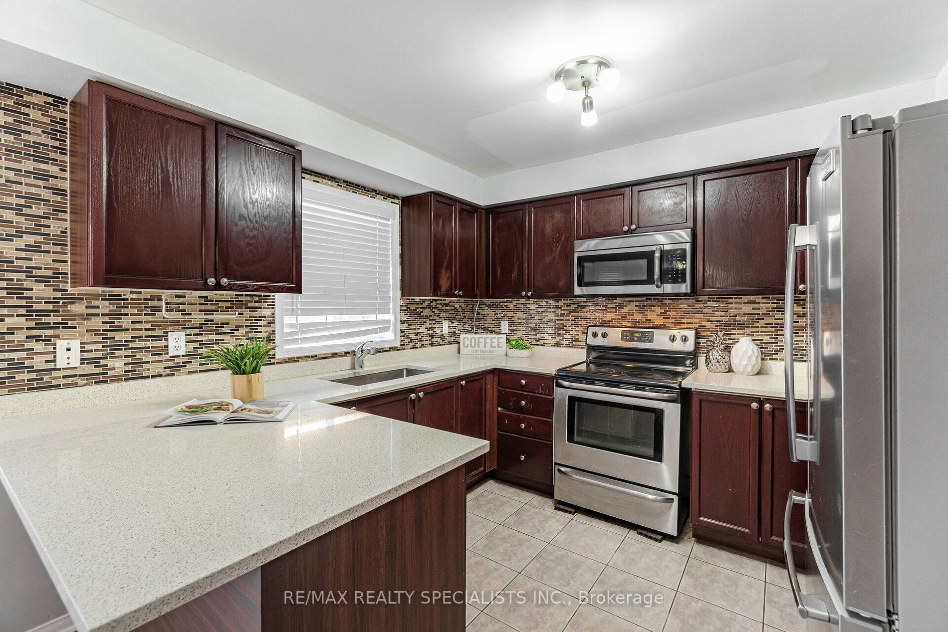 27 Oakmeadow Dr