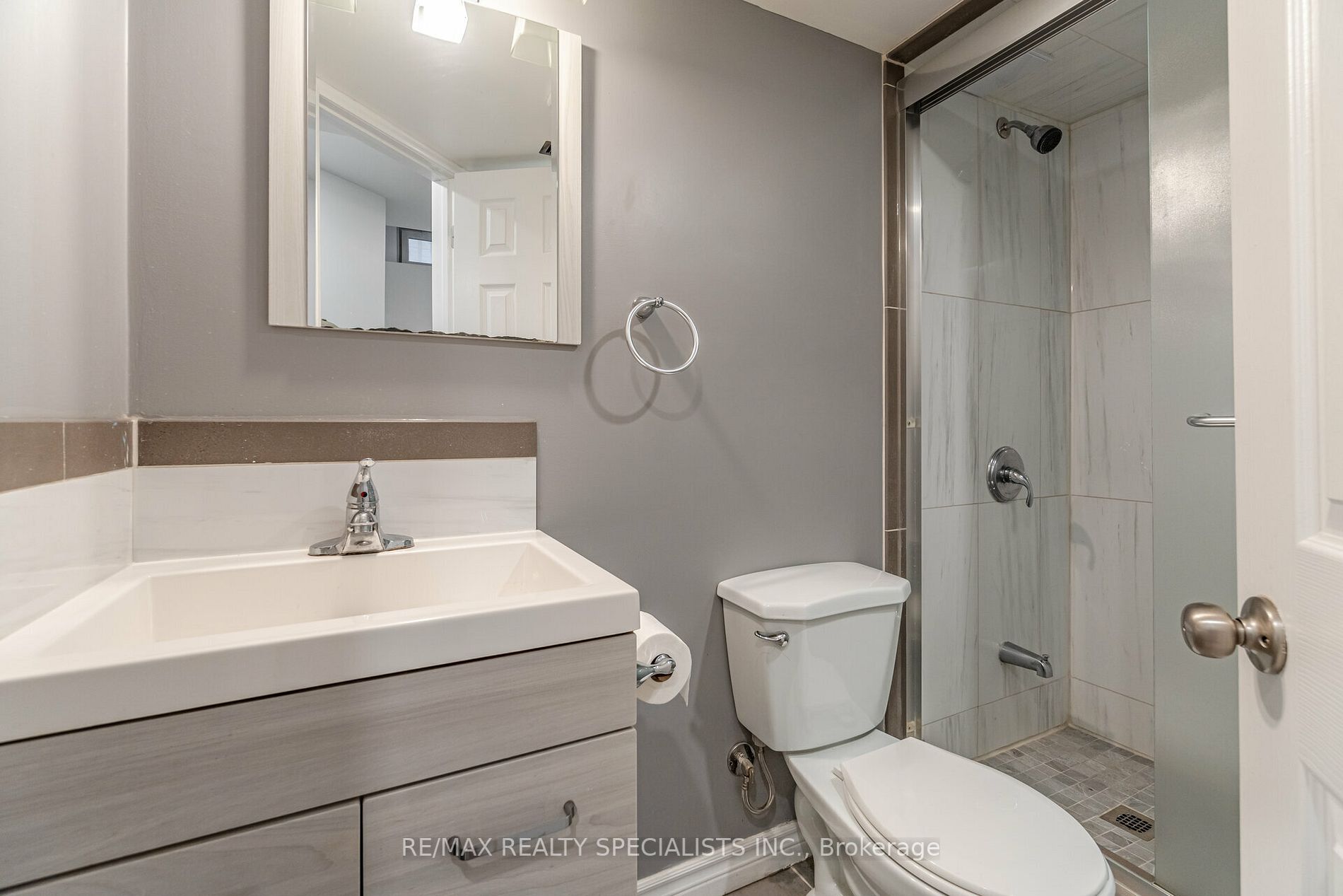 27 Oakmeadow Dr