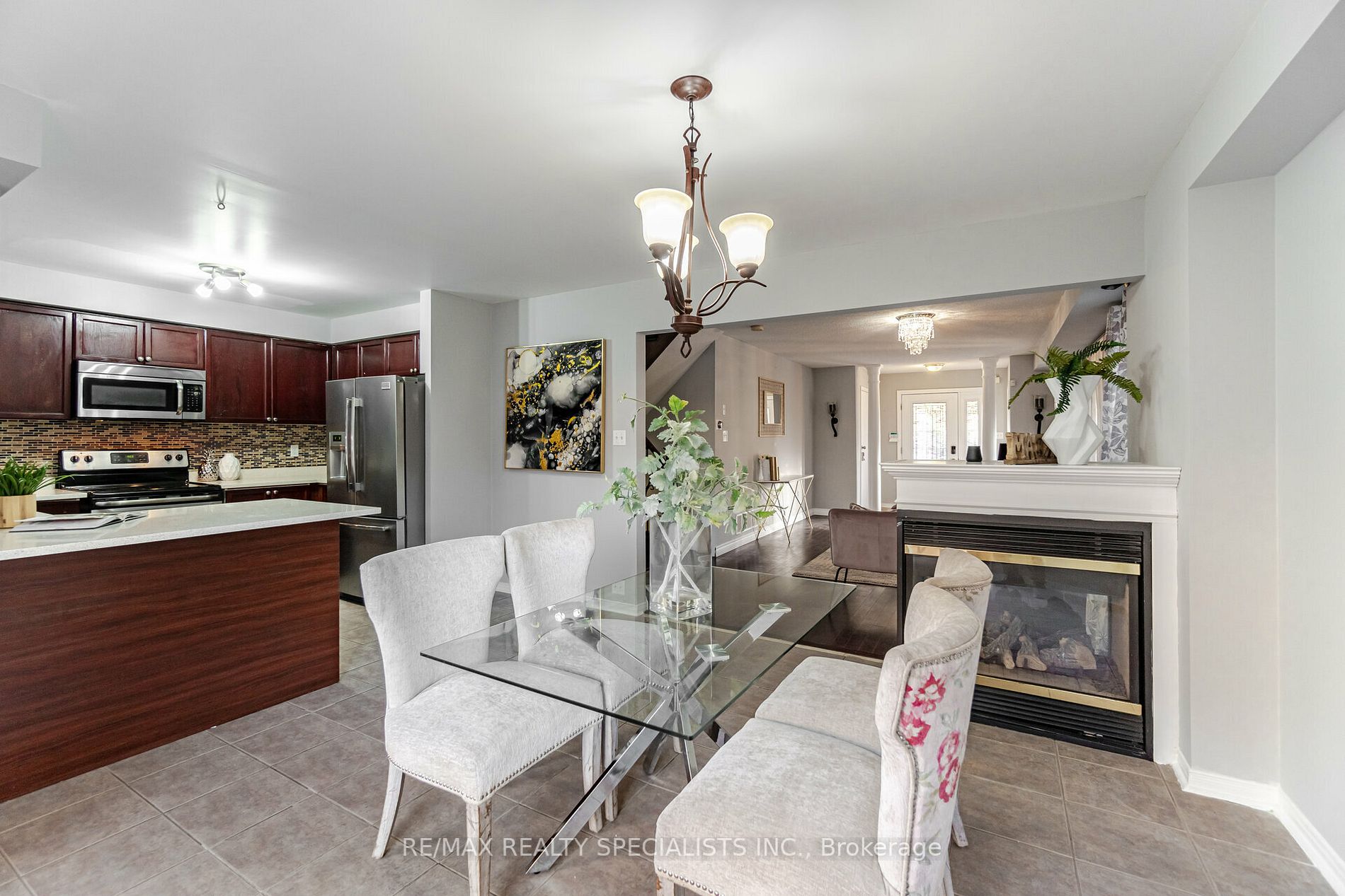 27 Oakmeadow Dr