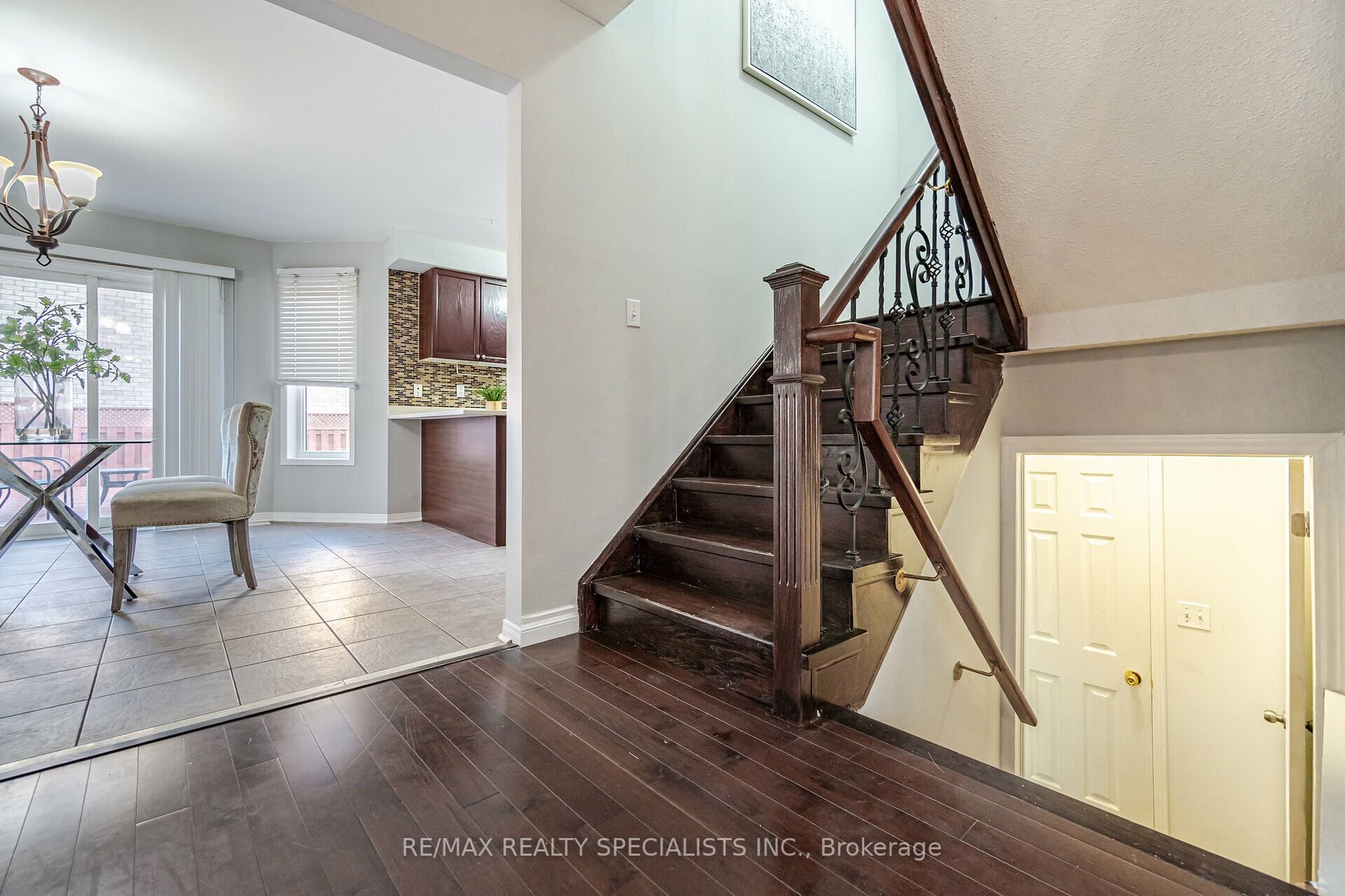 27 Oakmeadow Dr
