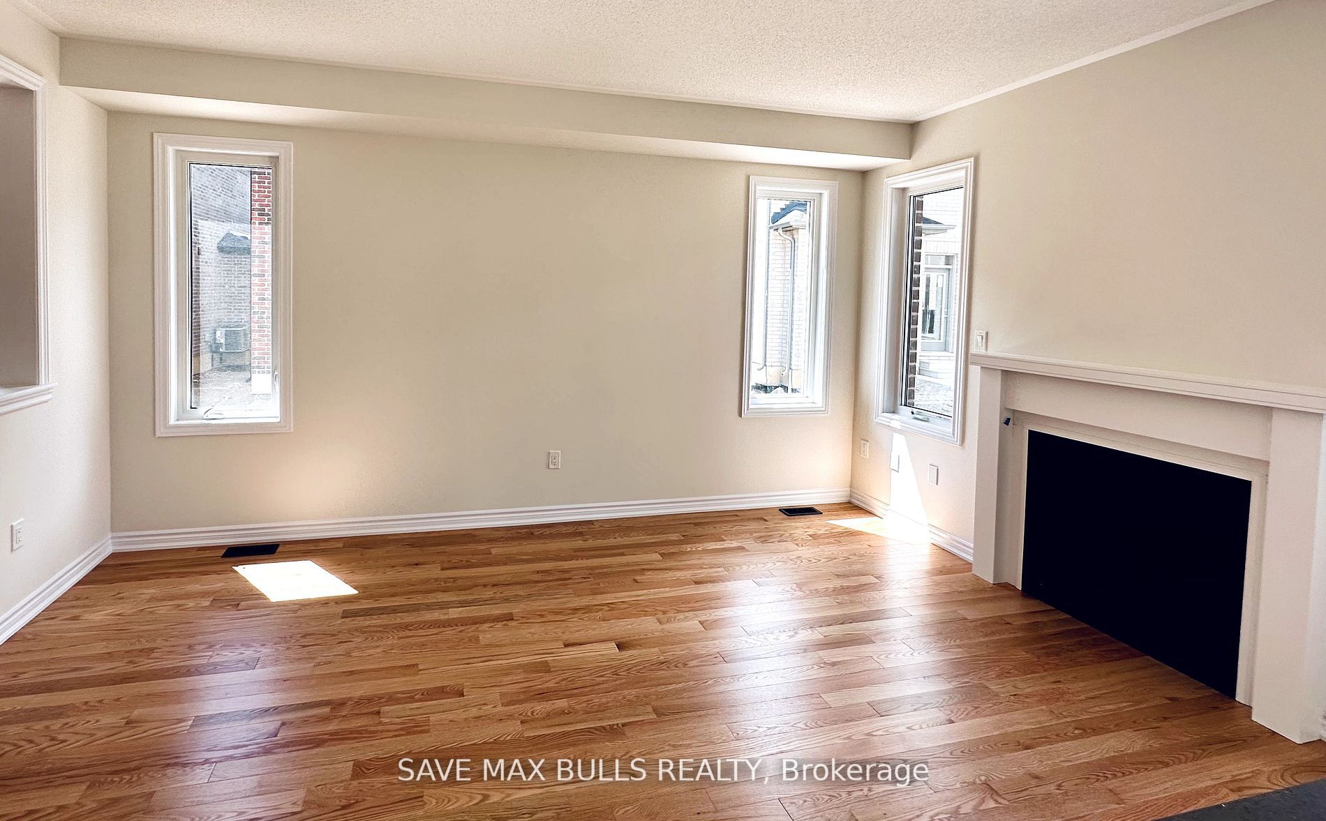 605 Leatherleaf Landing