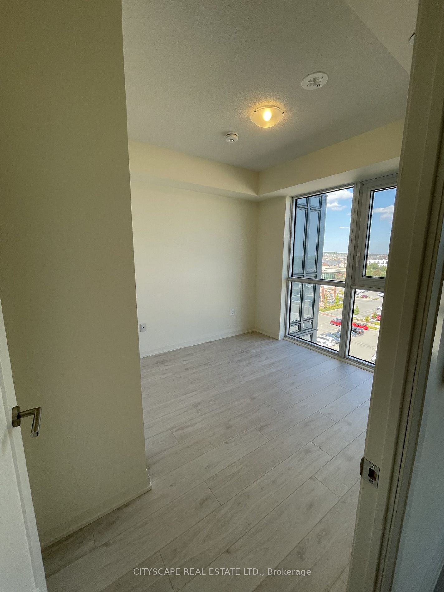 509 Dundas St W, #615