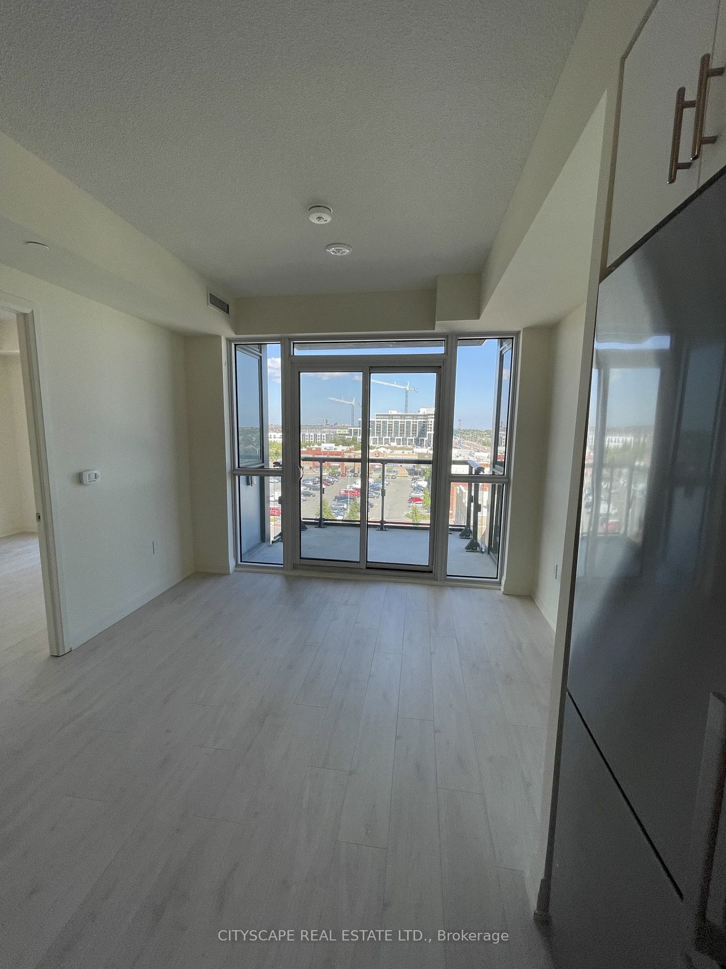 509 Dundas St W, #615
