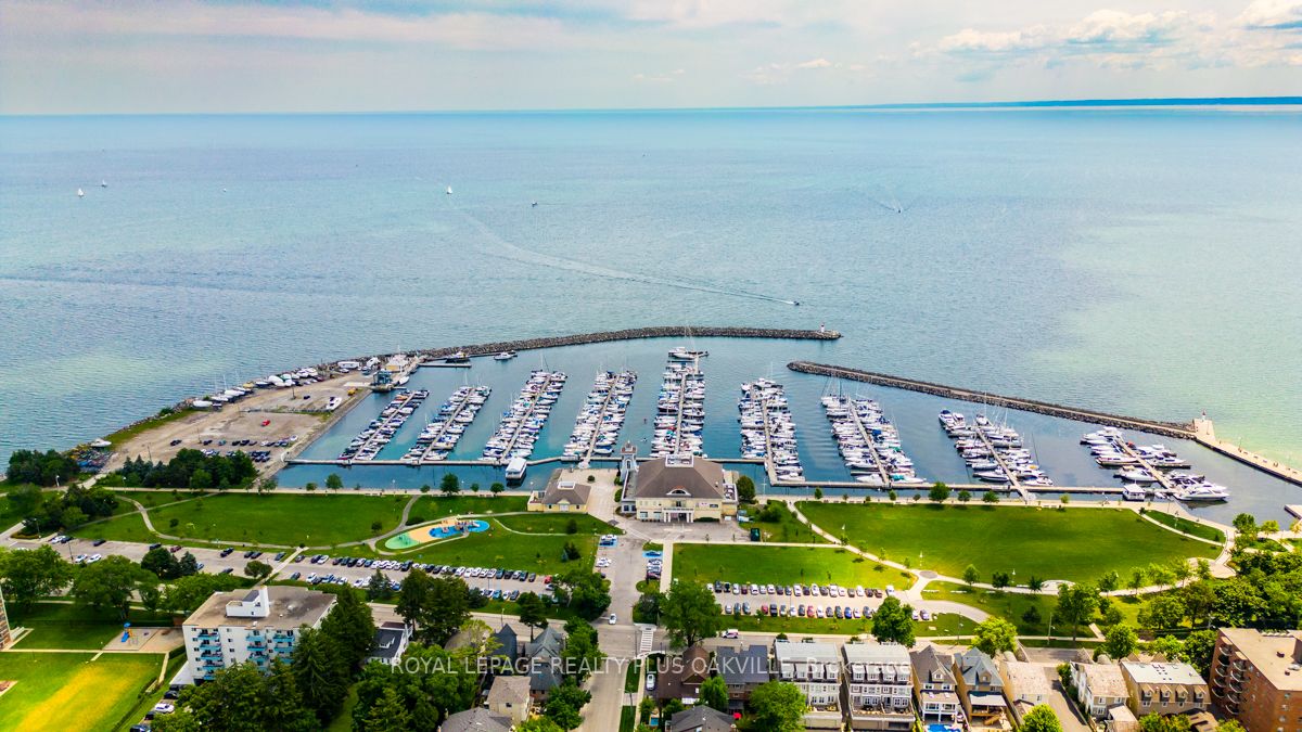 2263 Marine Dr, #1206