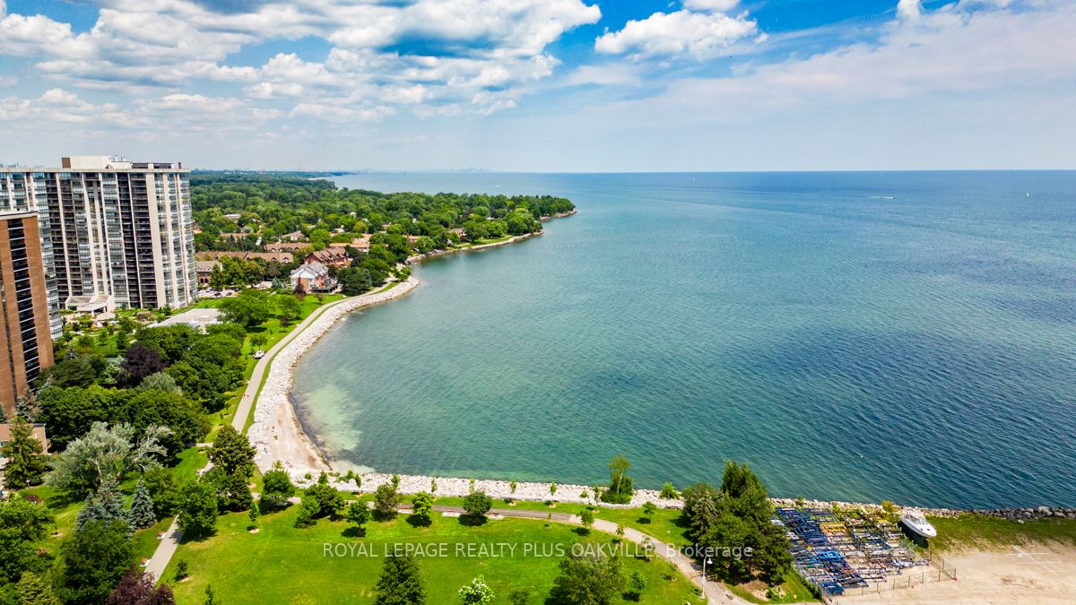 2263 Marine Dr, #1206
