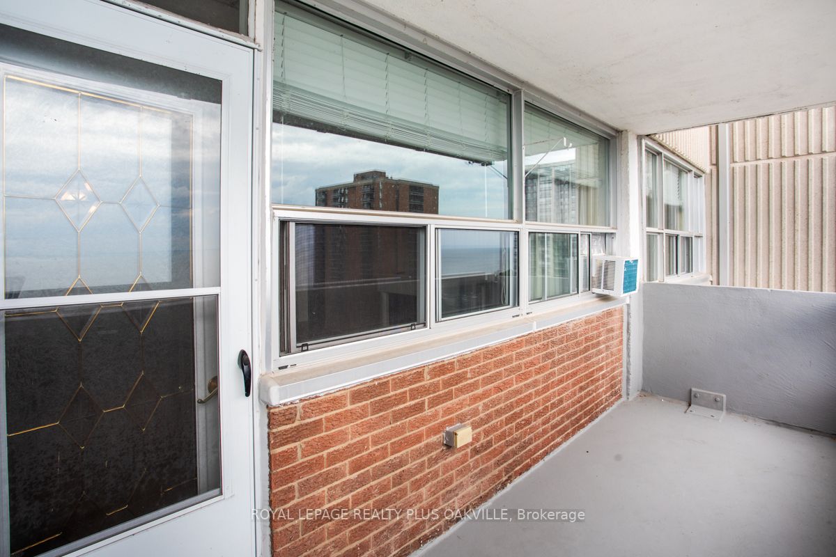 2263 Marine Dr, #1206