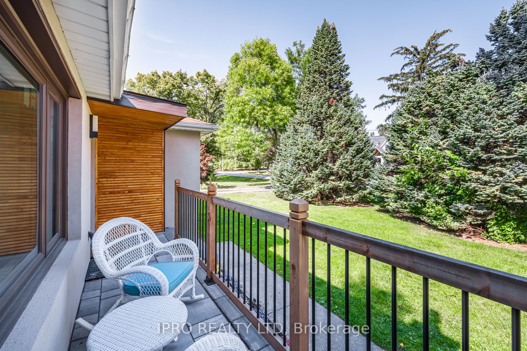 208 Glen Oak Dr