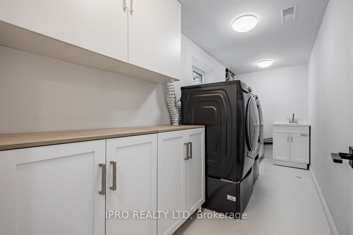 208 Glen Oak Dr