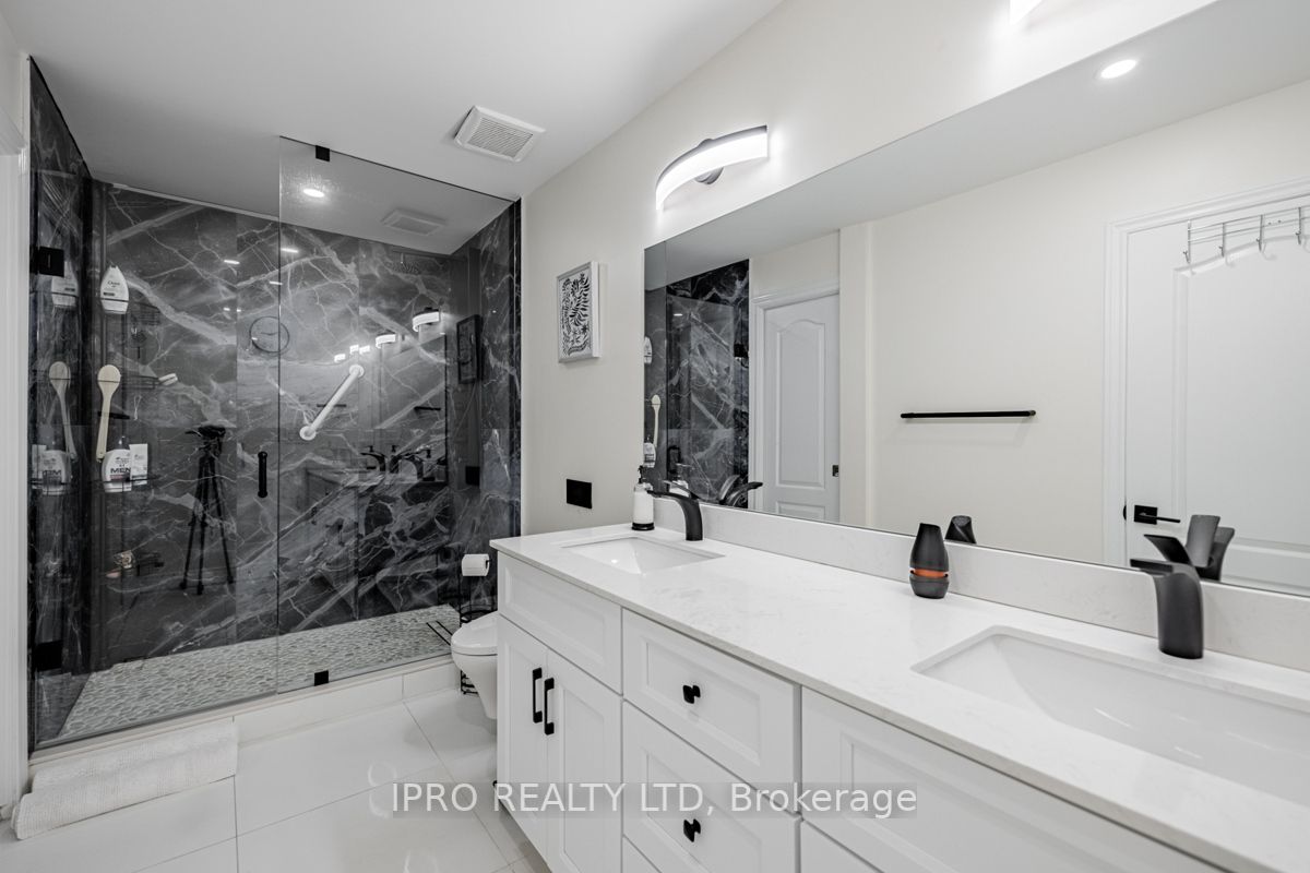 208 Glen Oak Dr