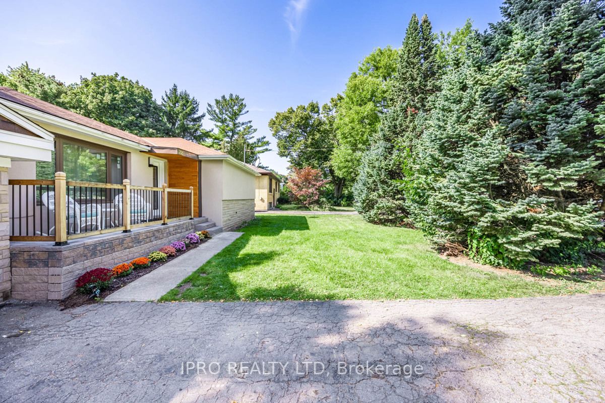 208 Glen Oak Dr