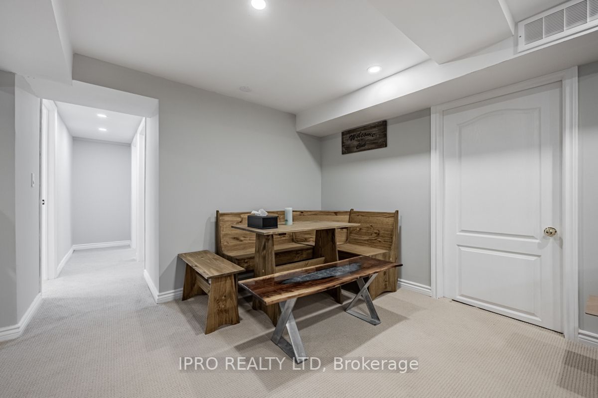208 Glen Oak Dr