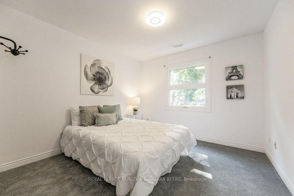891 Kingsway Drive