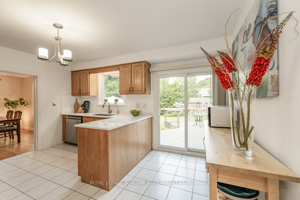 891 Kingsway Drive