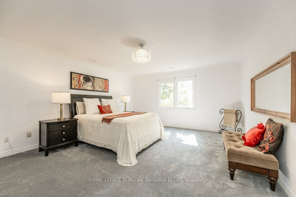 891 Kingsway Drive