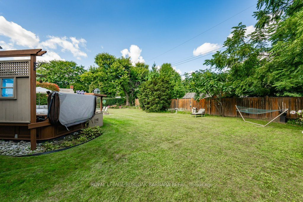 891 Kingsway Drive
