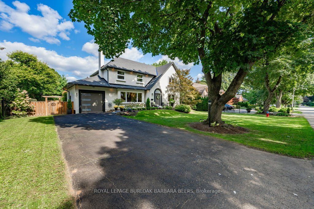 891 Kingsway Dr
