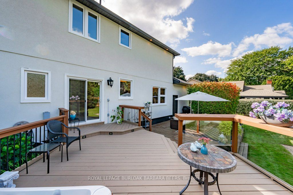 891 Kingsway Drive
