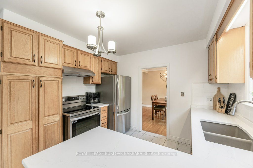 891 Kingsway Drive