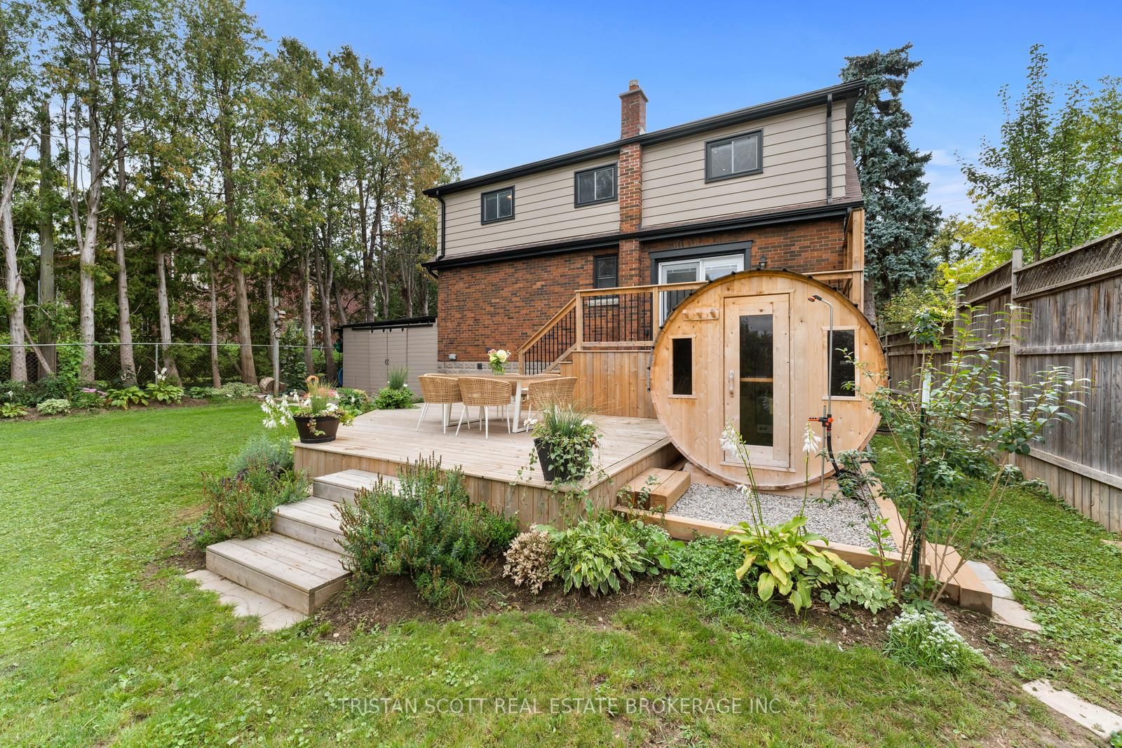 285 Martin St