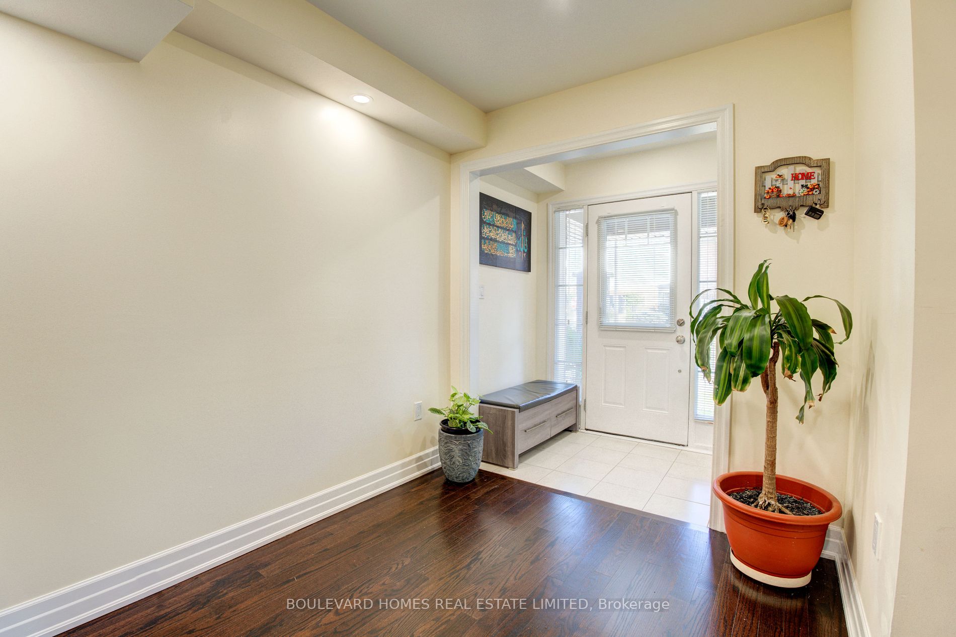 209 Lemieux Crt