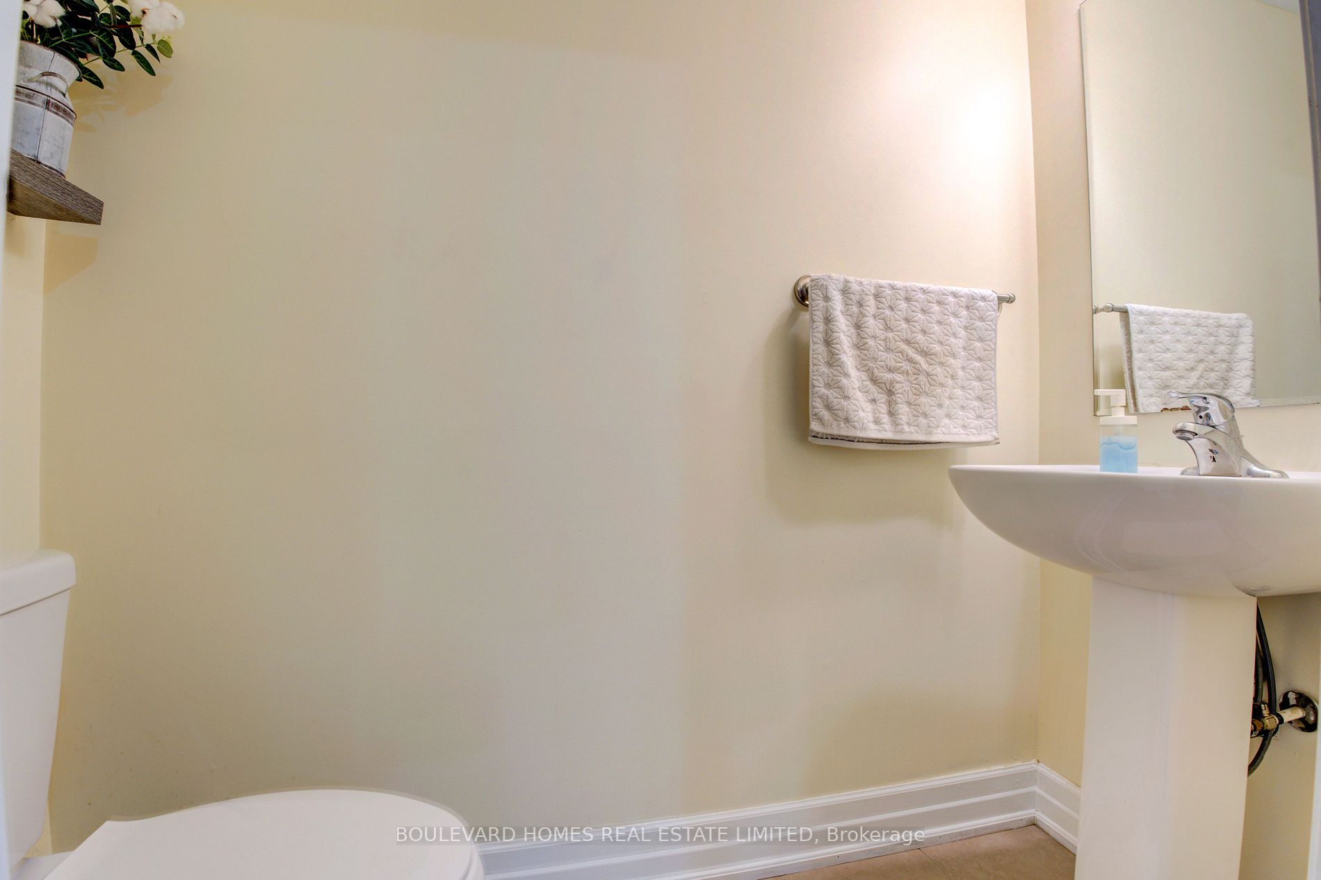 209 Lemieux Crt