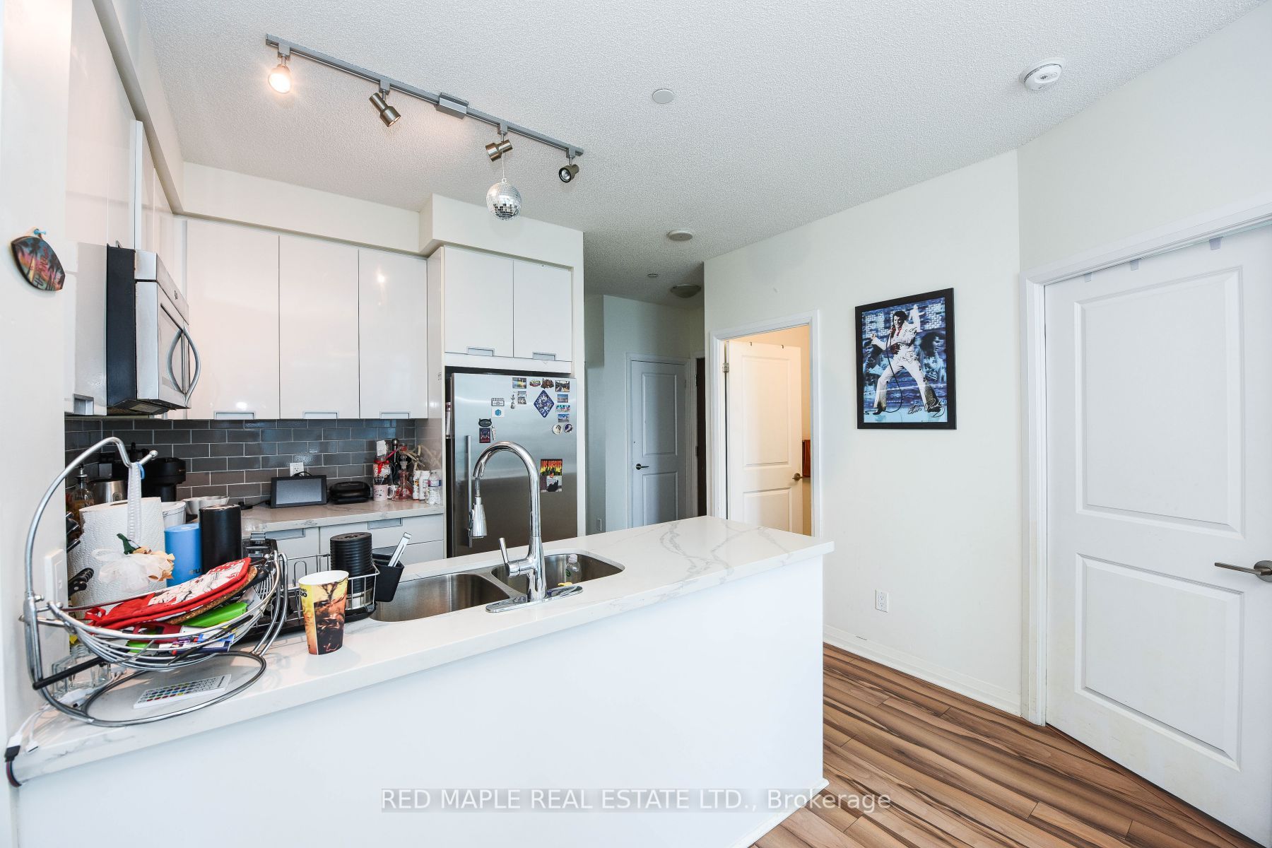 55 Eglinton Ave W, #2010