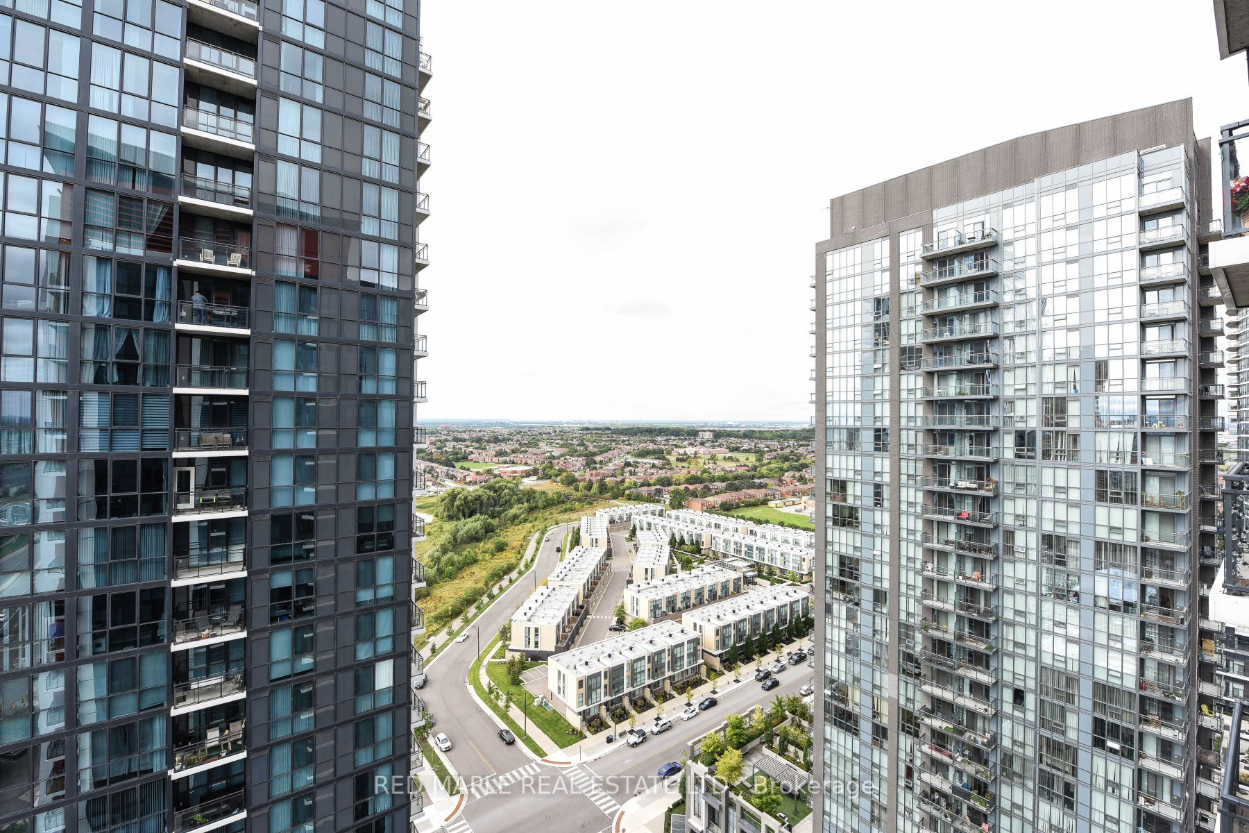 55 Eglinton Ave W, #2010