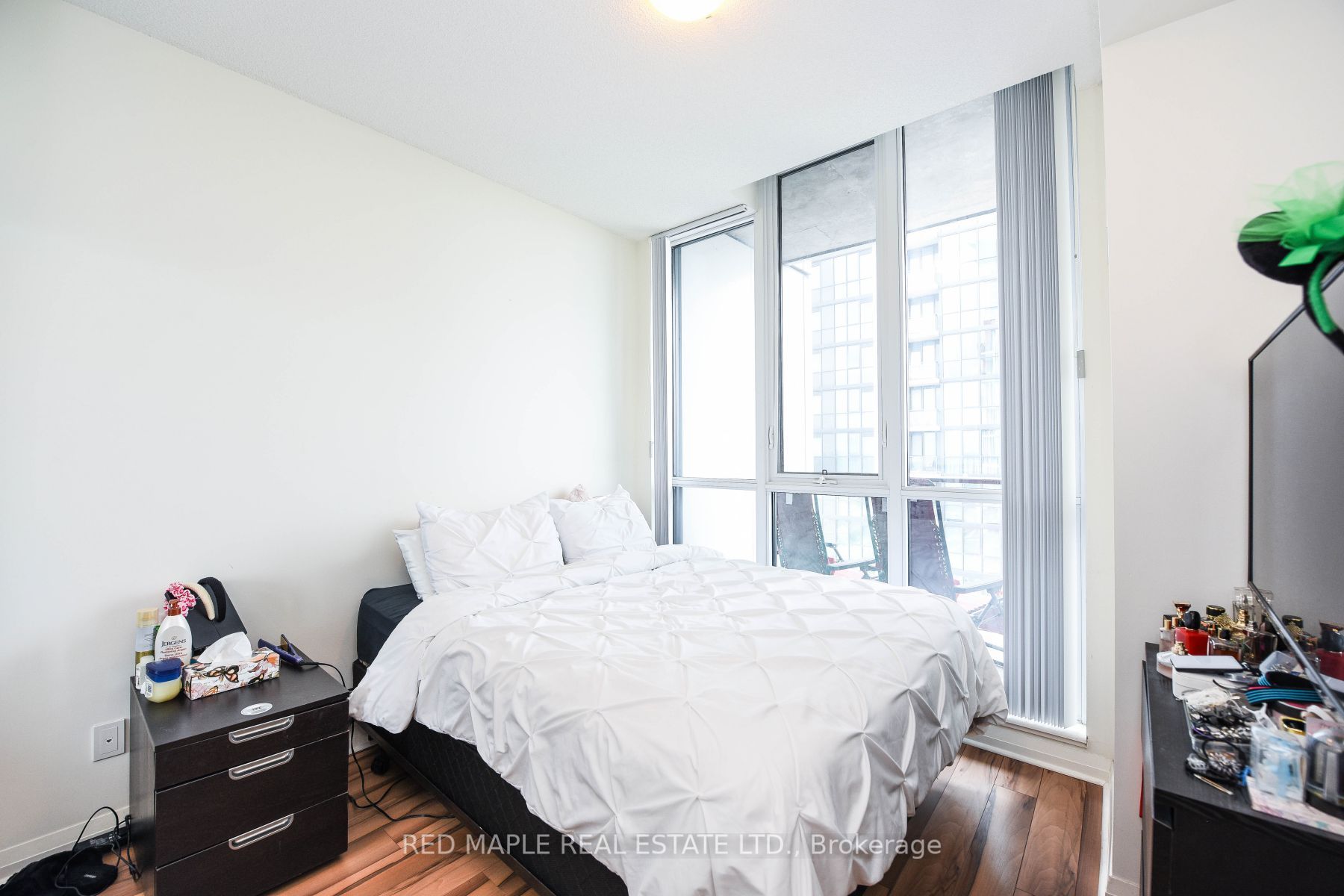 55 Eglinton Ave W, #2010