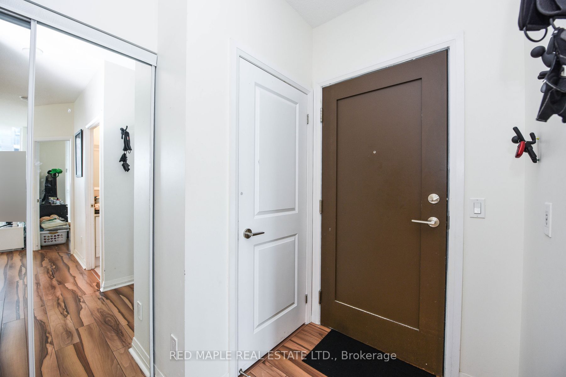 55 Eglinton Ave W, #2010