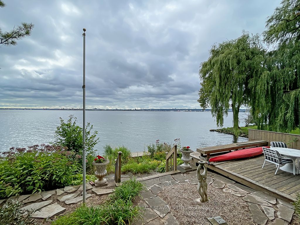 278 North Shore Boulevard E
