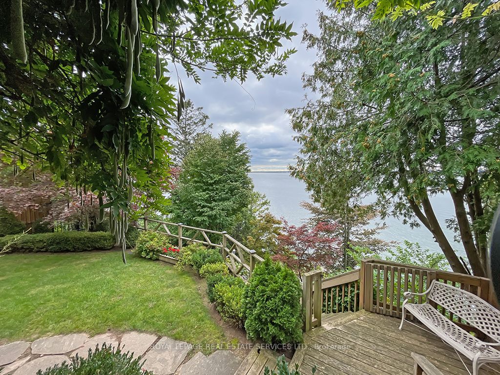 278 North Shore Boulevard E