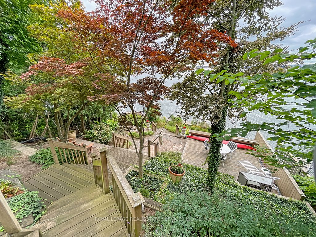 278 North Shore Boulevard E