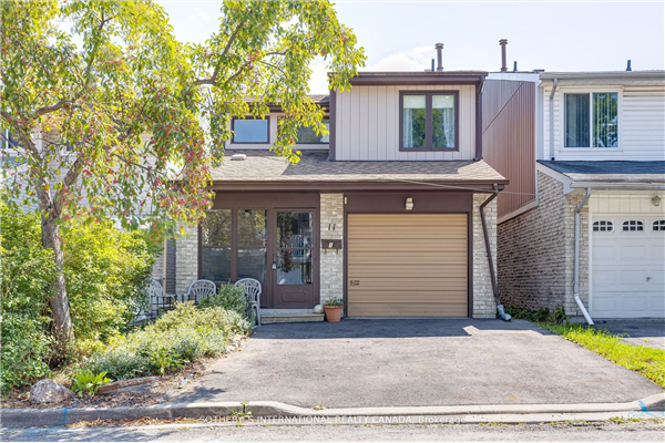11 Huson Crt, Toronto