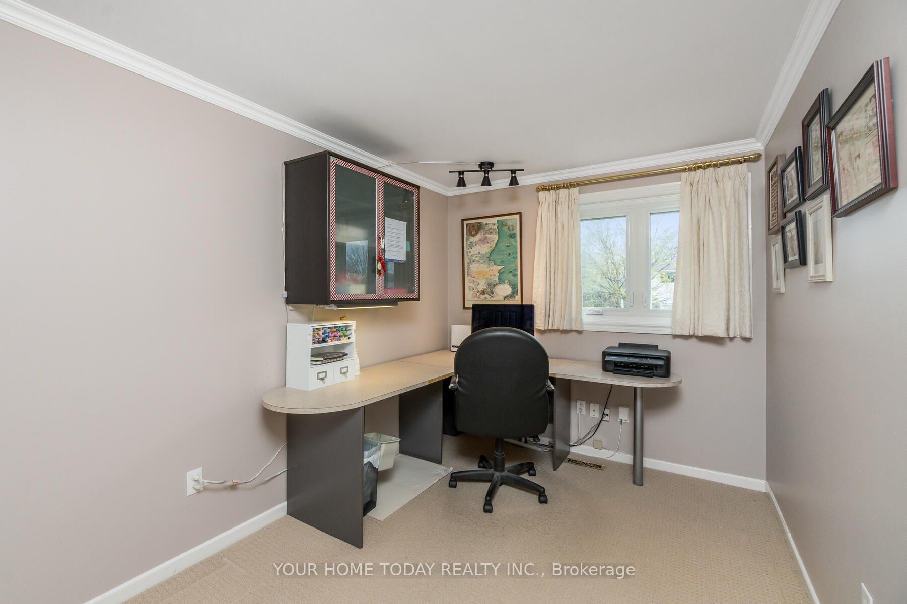 6 Hyland Avenue