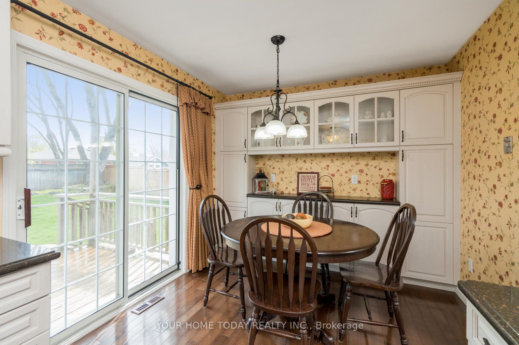 6 Hyland Avenue