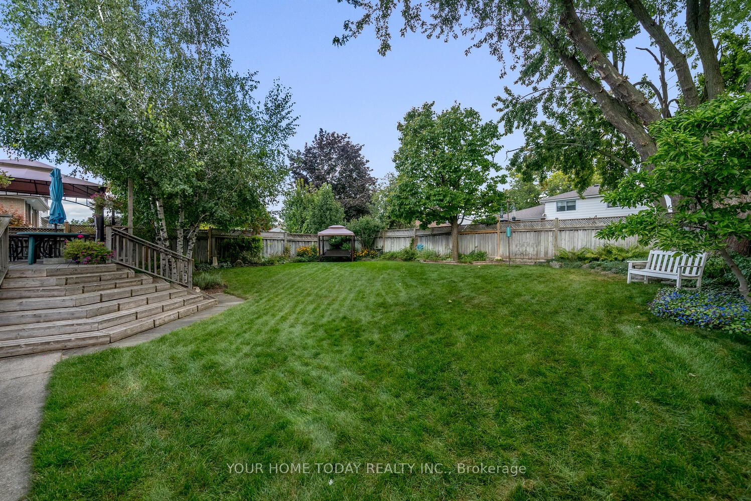 6 Hyland Avenue