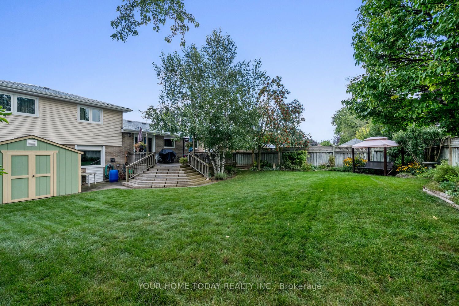 6 Hyland Avenue