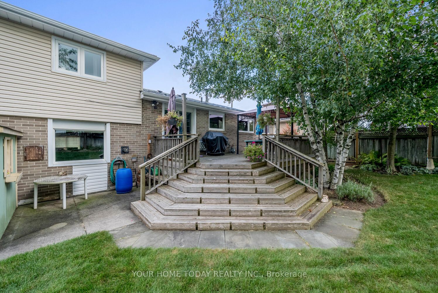 6 Hyland Avenue