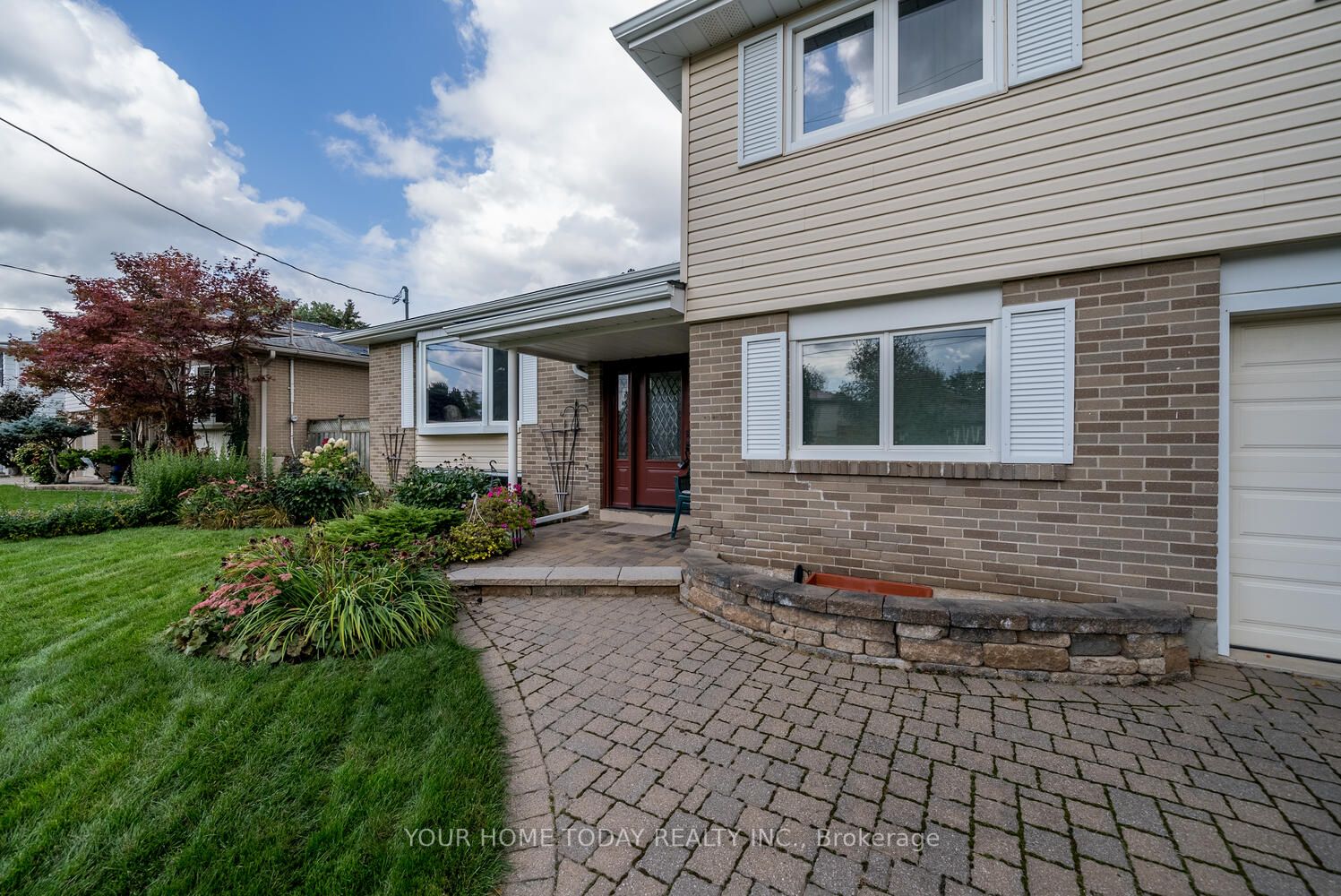 6 Hyland Ave
