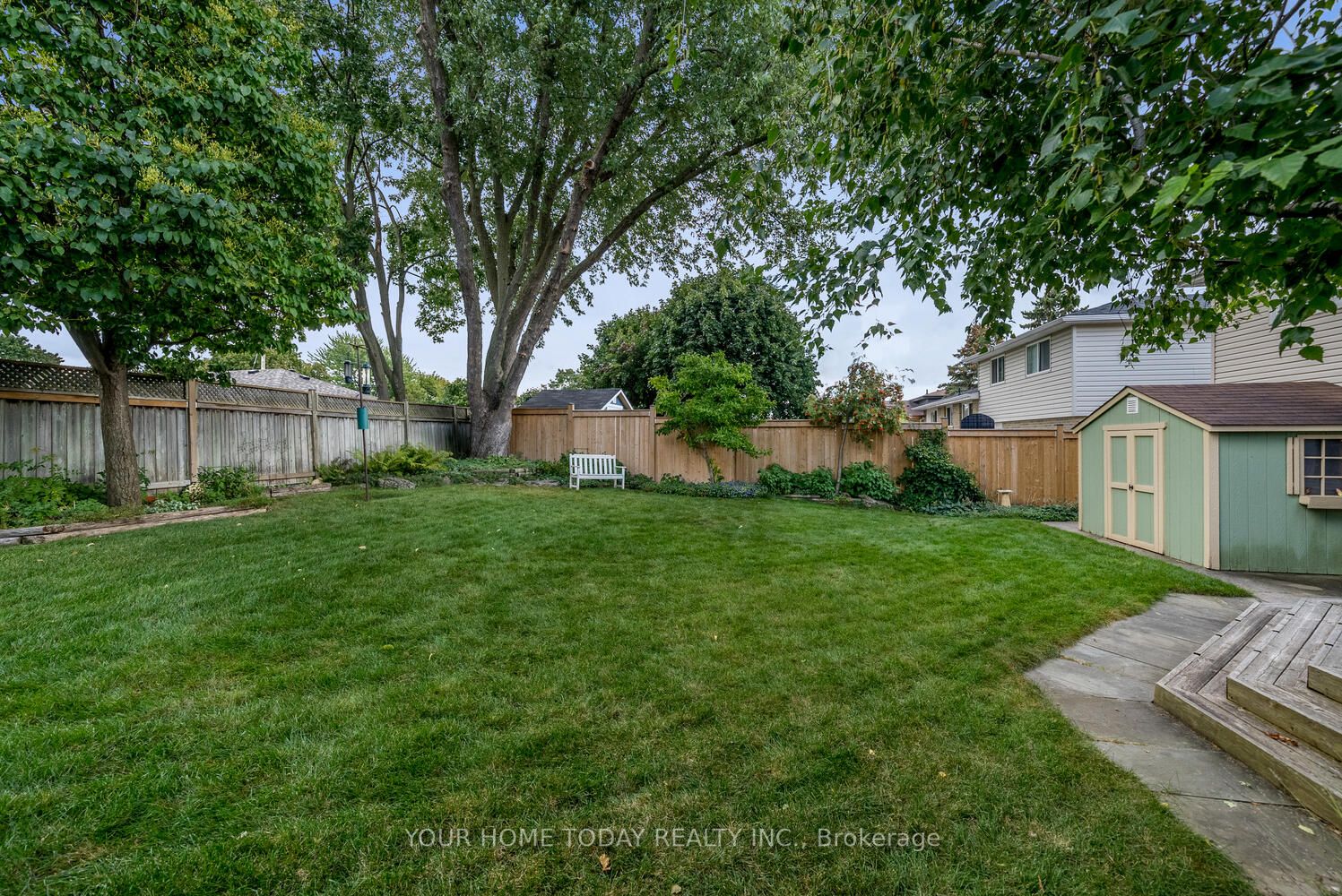6 Hyland Avenue