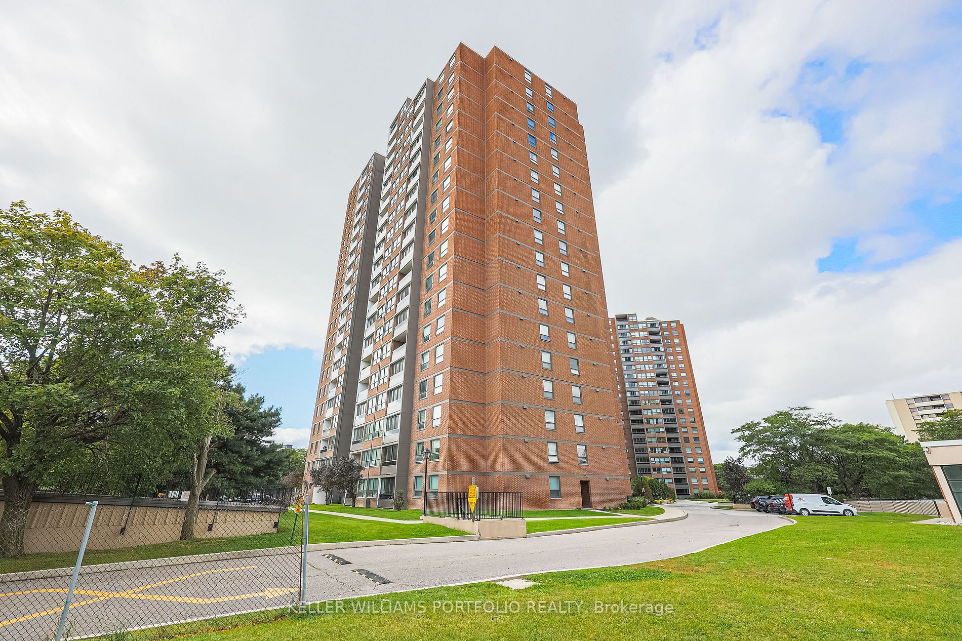 627 The West Mall, #1901