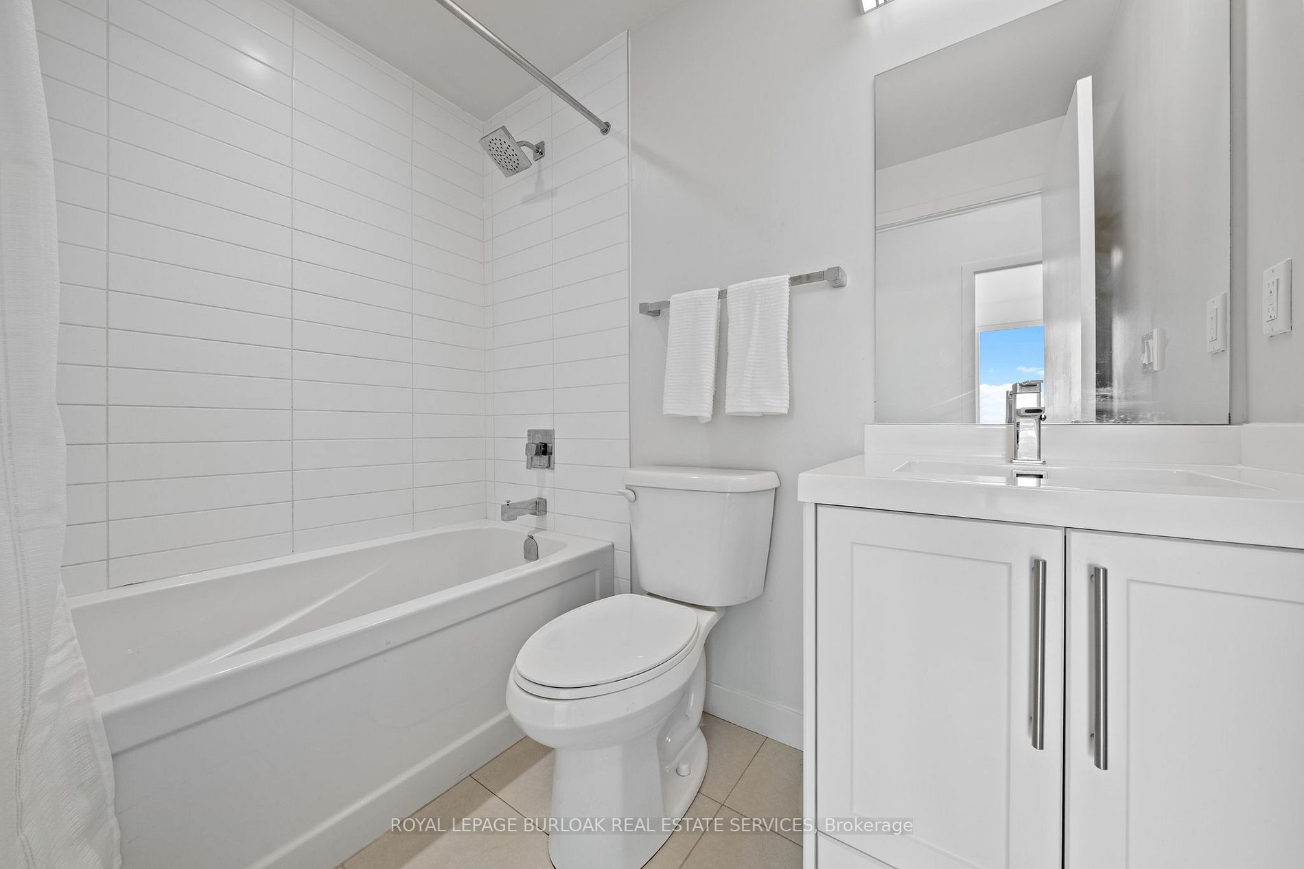 2093 Fairview Street, #706