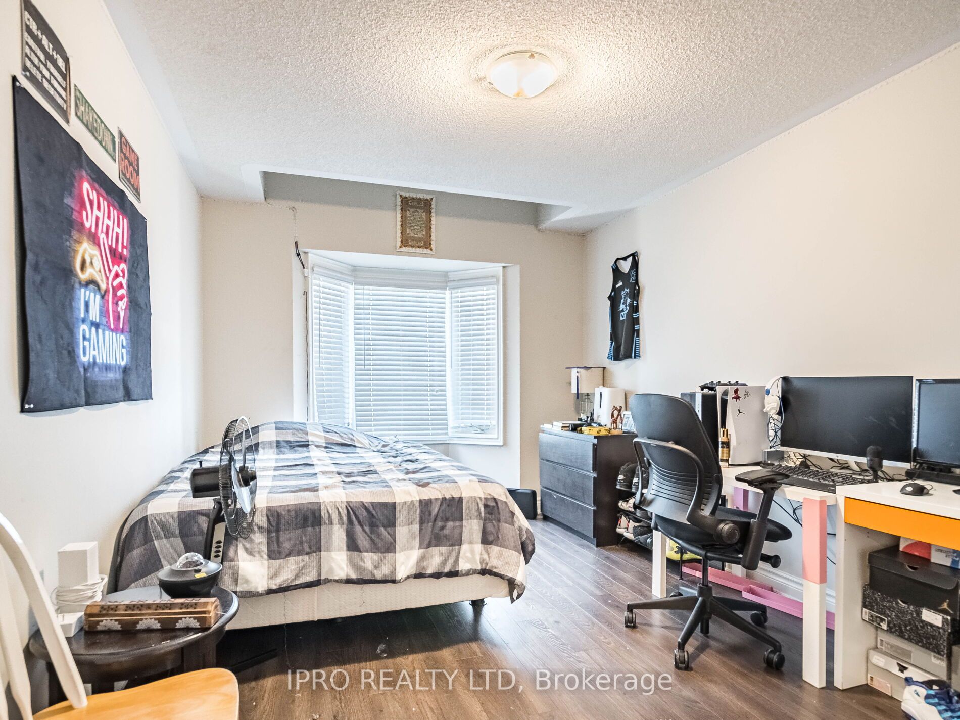19 Little Britain Cres